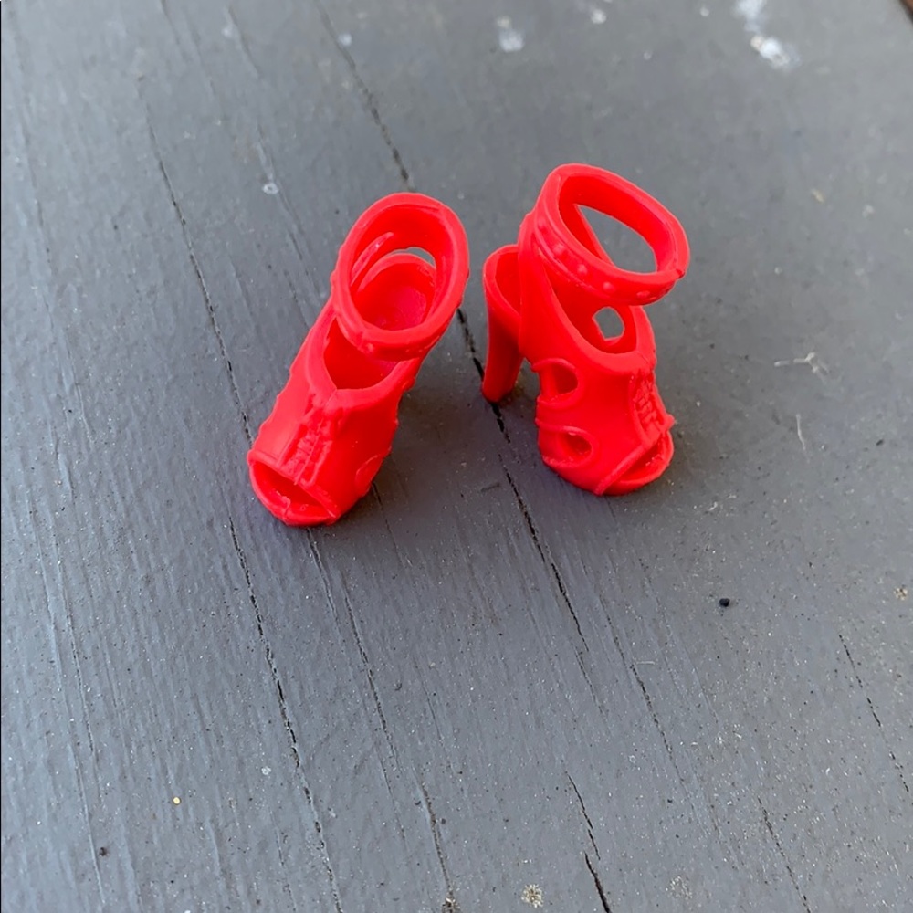 Zip red Barbie heels